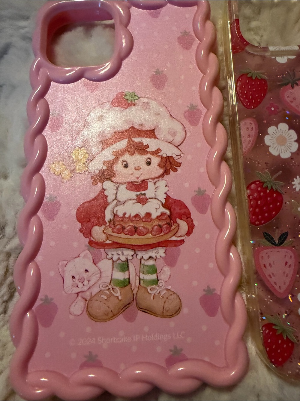 SHEIN Strawberry Shortcake & Strawberry glitter Print Phone Case Duo -15 plus - Picture 2 of 3